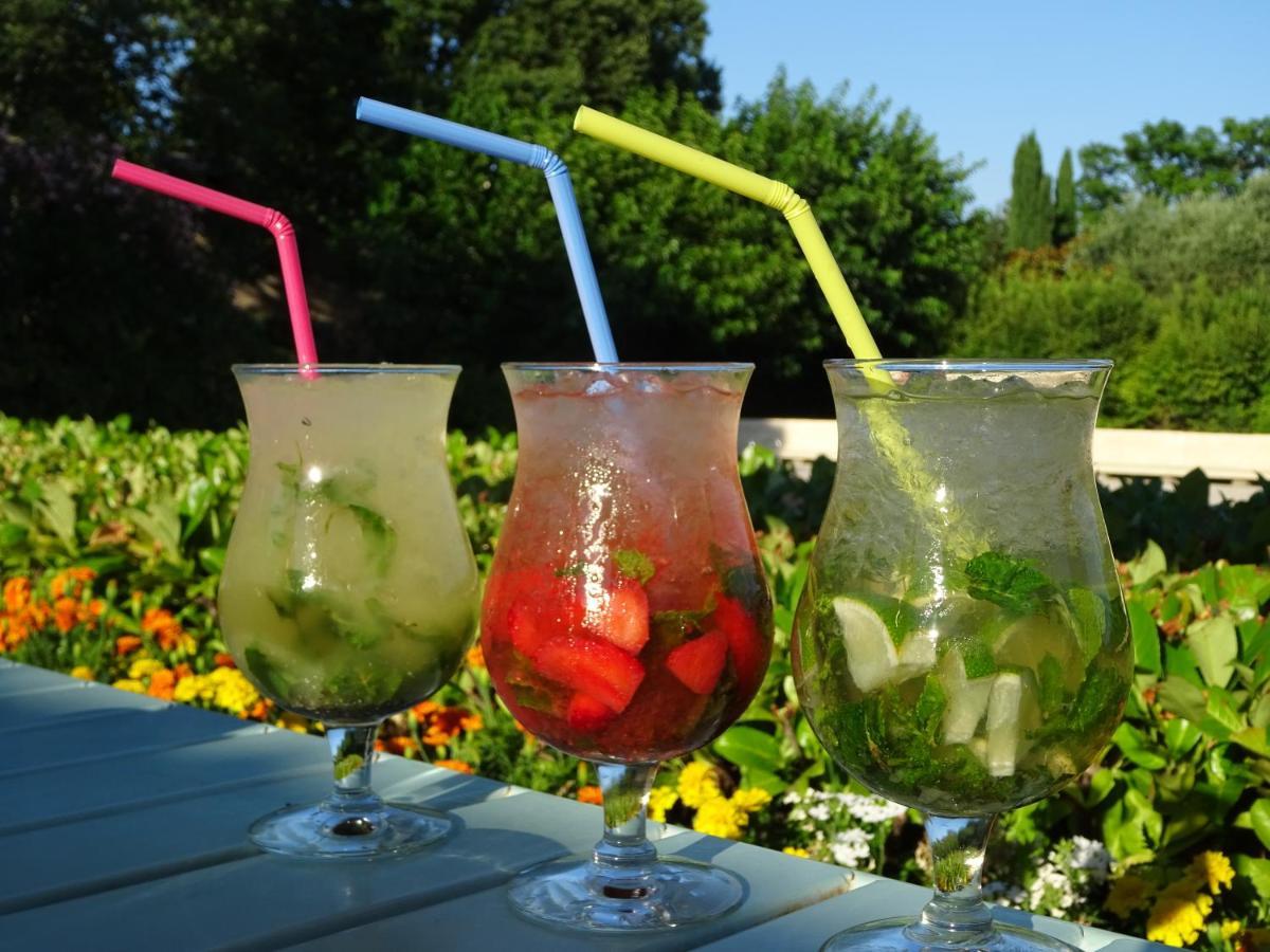 Domaine Le Moulin Neuf Hotel Saint Quentin la Poterie Bagian luar foto